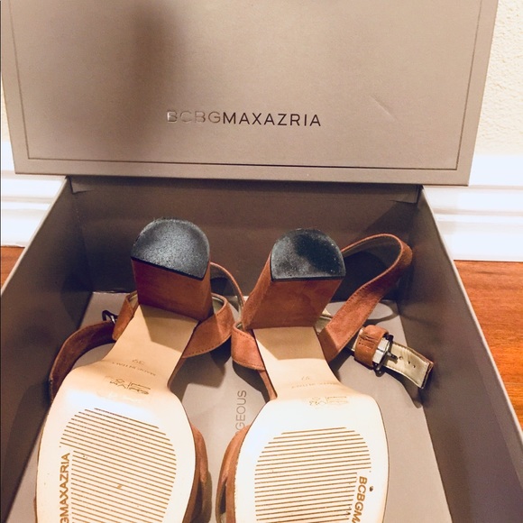 BCBG MAXAZRIA Suede Heels - Picture 4 of 5